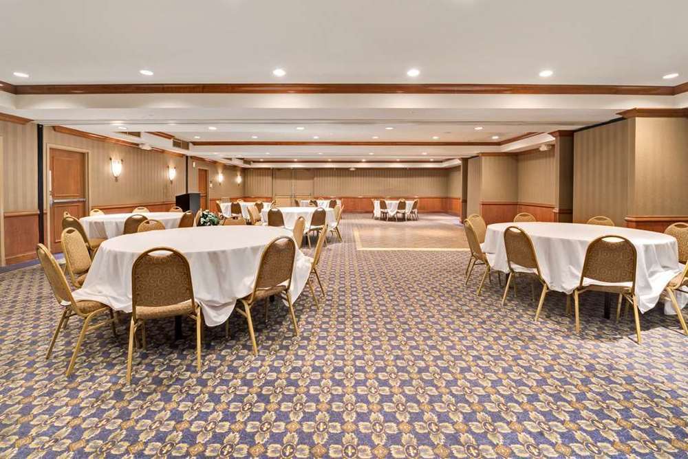 Clarion Hotel Park Central Dallas Facilities photo