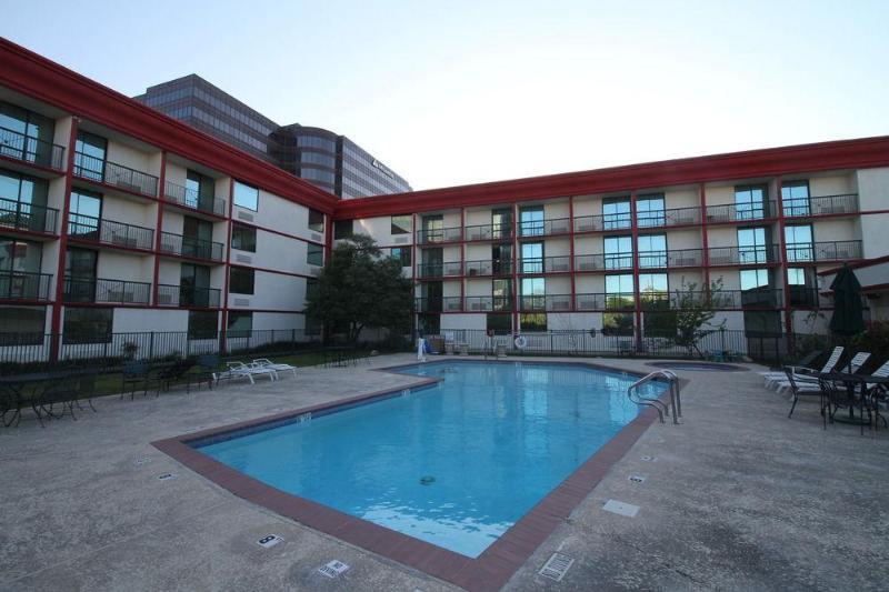 Clarion Hotel Park Central Dallas Exterior photo